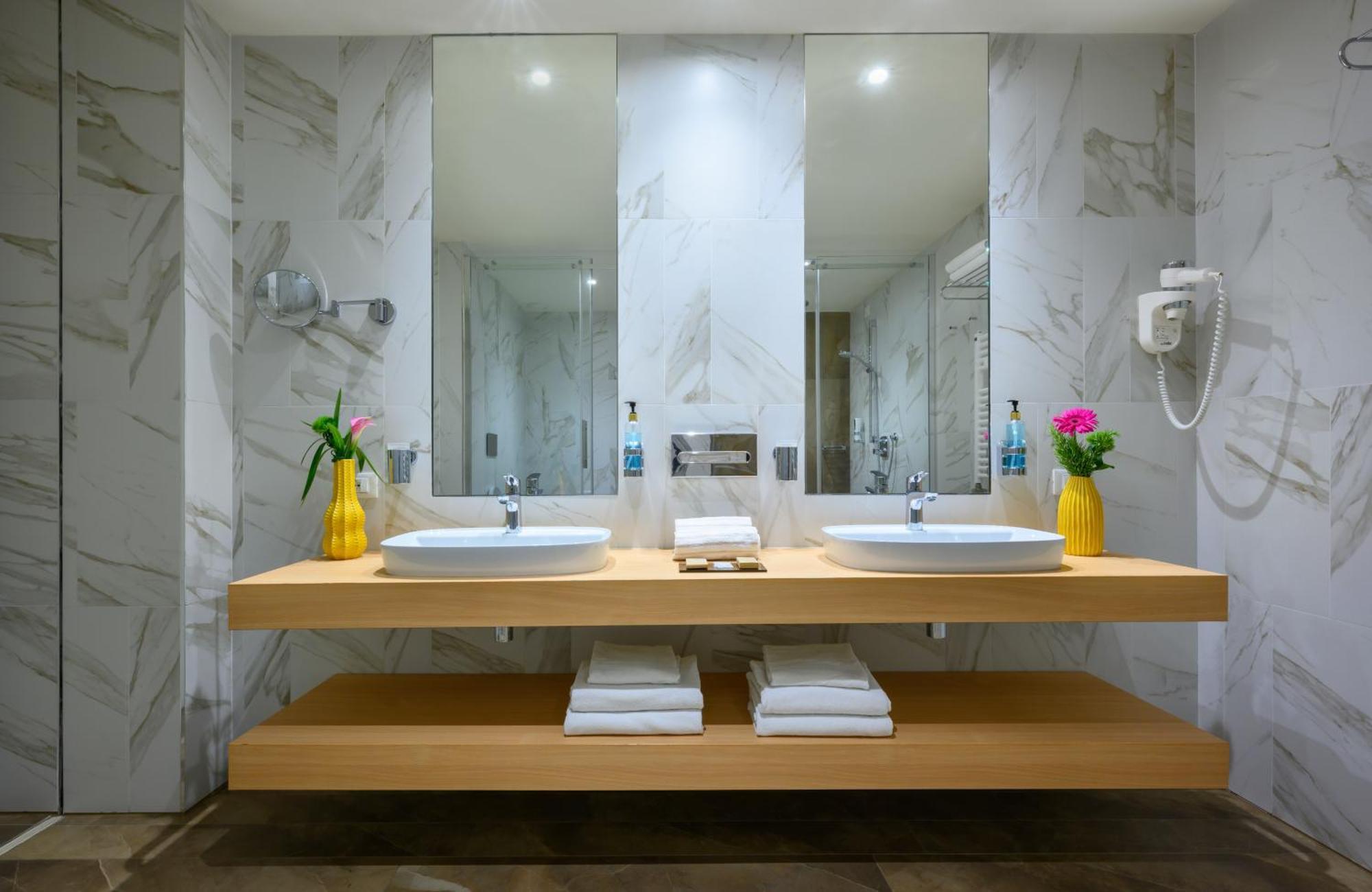 Leonardo Hotel Lago Di Garda - Wellness And Spa Lazise Ngoại thất bức ảnh